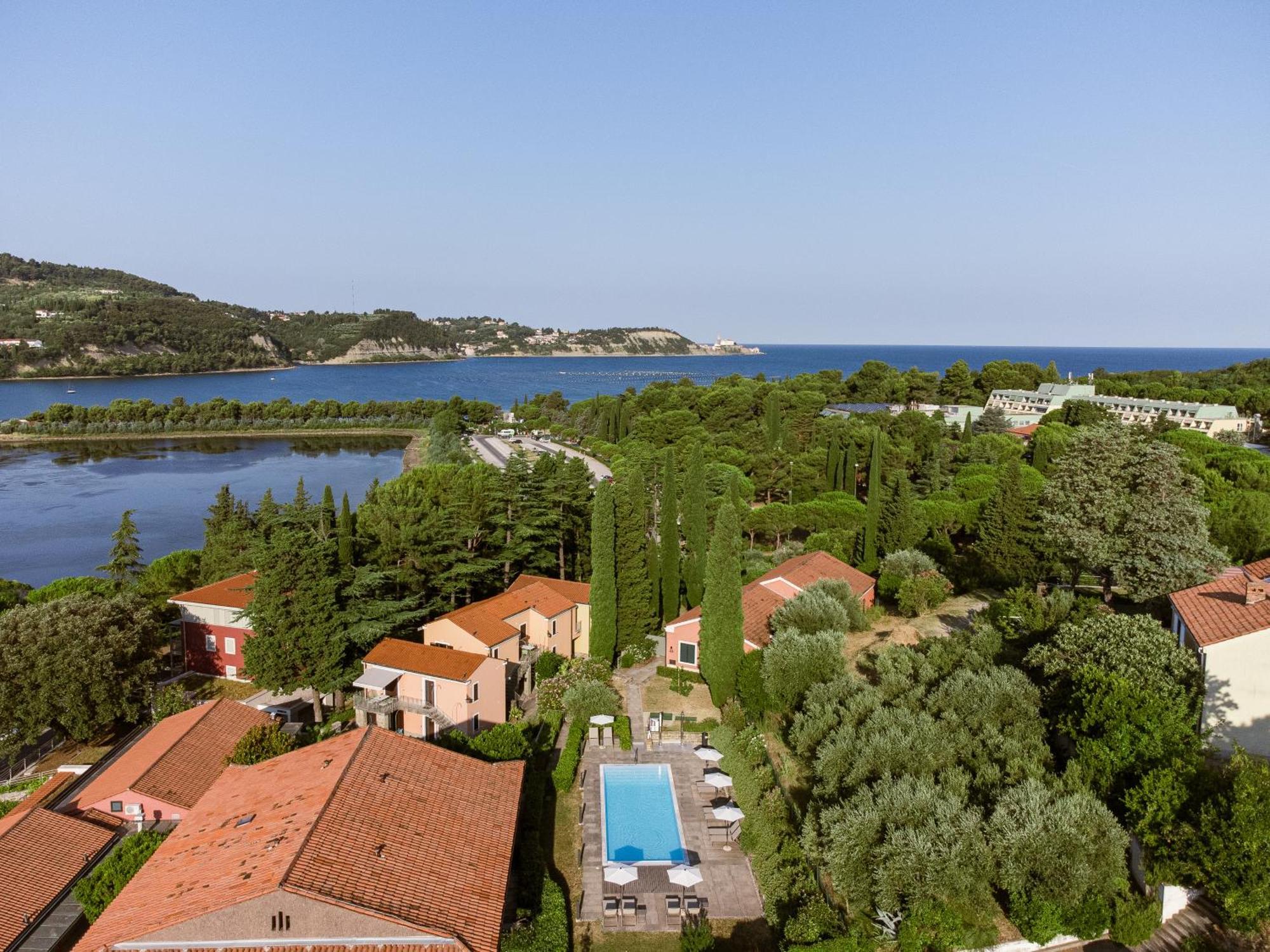 Hotel Laguna Deluxe - Terme Krka Strunjan Exterior photo