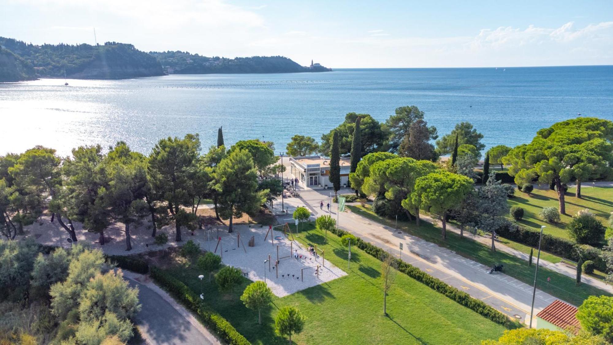 Hotel Laguna Deluxe - Terme Krka Strunjan Exterior photo